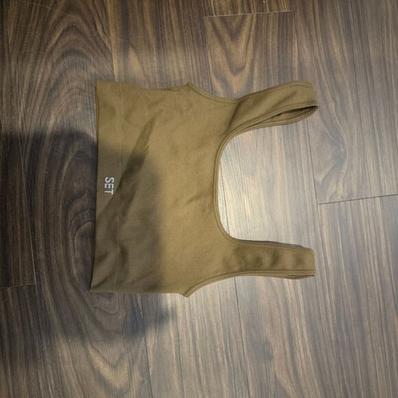 Set Active Box Cut Sports Bra - Picture 5 of 5